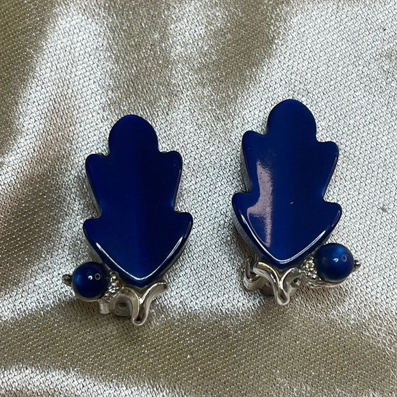 lisner Jewelry - Blue Leaf Lisner Clip on Earrings
